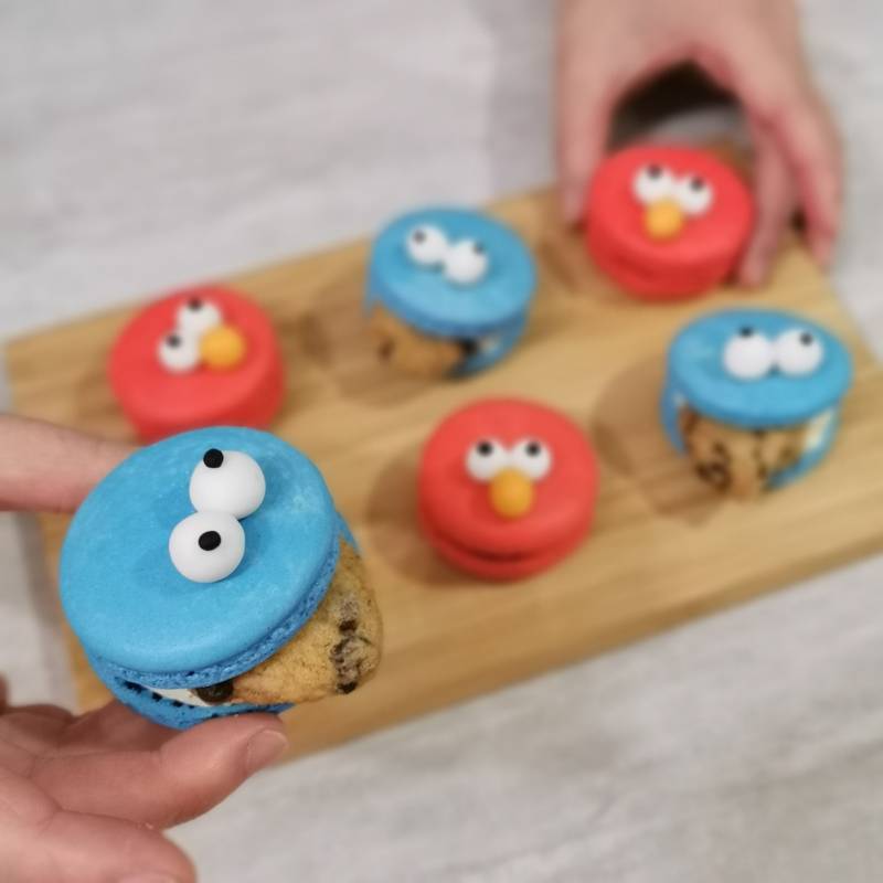 Nanatang Baking Studio Elmo and Cookie Monster Macarons-2