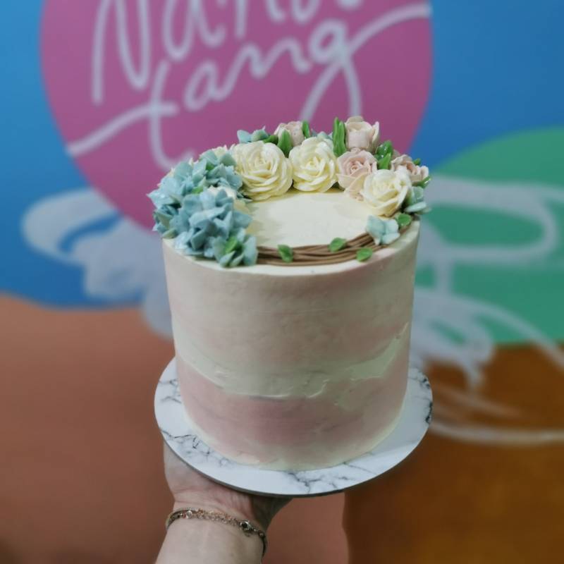 Nanatang Baking Studio Fairyland Crescent Floral Cake-2