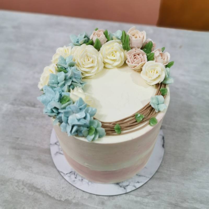 Nanatang Baking Studio Fairyland Crescent Floral Cake-3