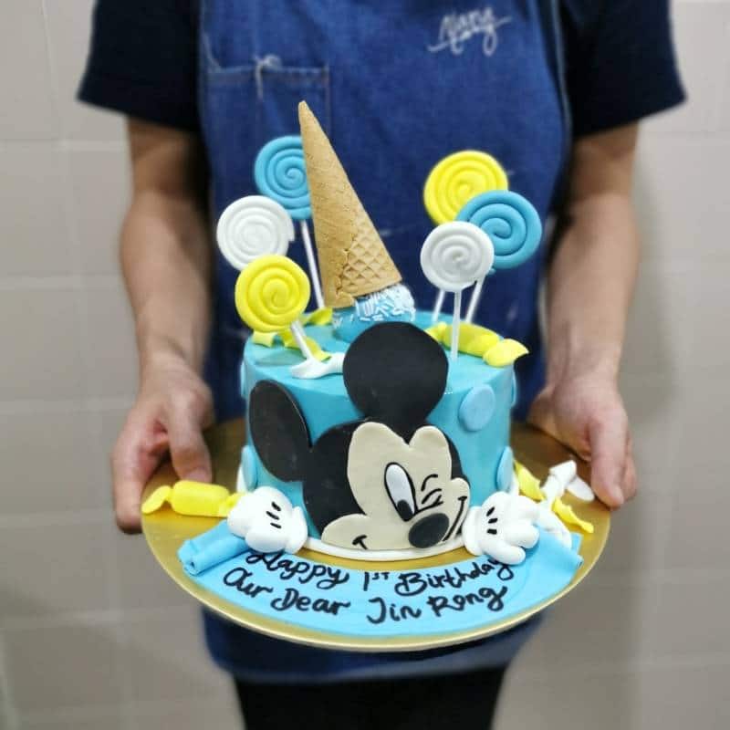 2D mickey candy cake