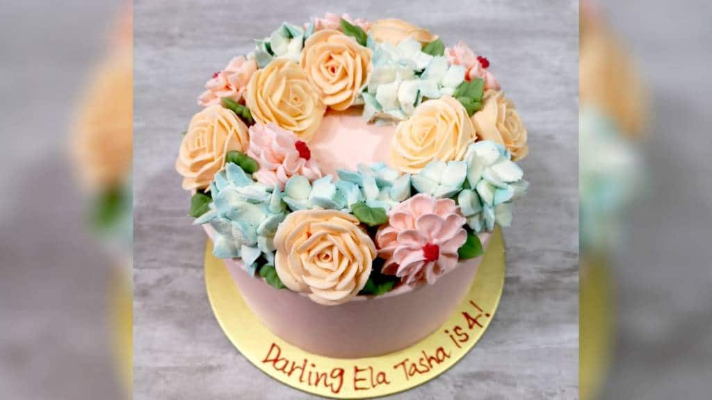 Korean Glossy Buttercream: Floral Cake
