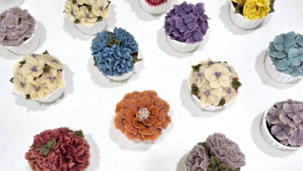 Korean Beanpaste Floral Cupcakes